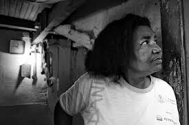 10 15 2013_Delia Dorsa_favelas 2